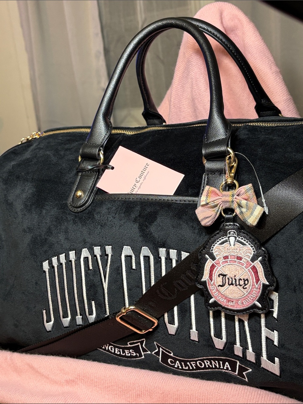 NWT Juicy Couture Black Velvet Weekender Boston Bag Adjustable Strap 19x10 - Picture 3 of 16